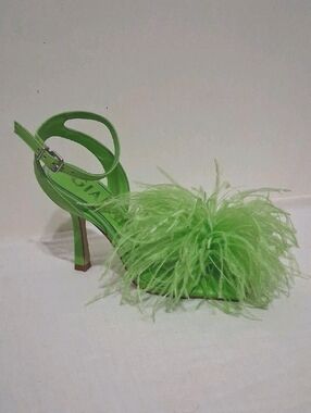 Gianni Bini Neela Green Feather Sandals 5M Square Toe Ankle Strap Stiletto Heels